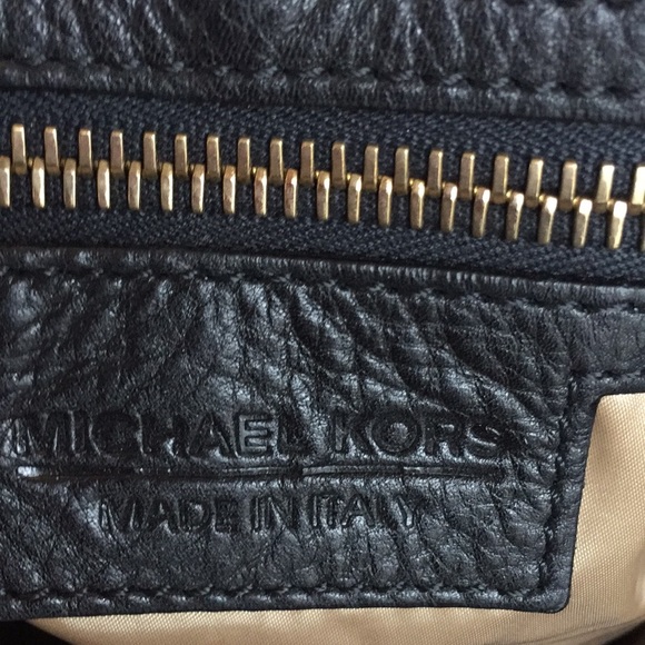 Michael Kors Beverley Bag - Picture 7 of 8